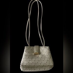 Elegant Cream Woven Shoulder Handbag - 2 Tone